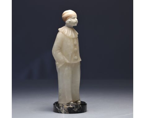 Sculpture of a child in disguise, circa 1930 - Art Deco - Weight: 4.07 kg - Shipping unavailable - Region: Europe - Sizes: H 