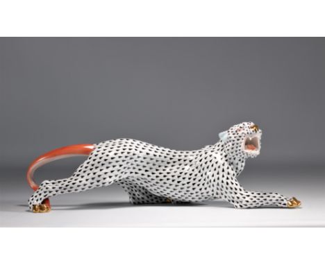 HEREND porcelain sculpture named "the panther" with black polka dots - Weight: 940 g - Shipping unavailable - Region: Hongrie