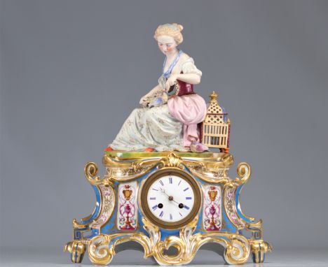 Jacob PETIT (1796 - 1868) Att. porcelain clock depicting a young woman with birds 19th century - Weight: 4.40 kg - Shipping u