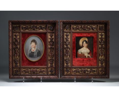 (2) Pair of "portrait of young women" paintings in carved wooden frame - Weight: 1.84 kg - Shipping unavailable - Region: Eur