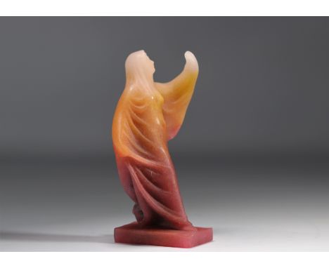 Georges DESPRET (1862-1952) "Tanagra" Sculpture in pate de verre of a woman with a veil - Weight: 980 g - Shipping unavailabl