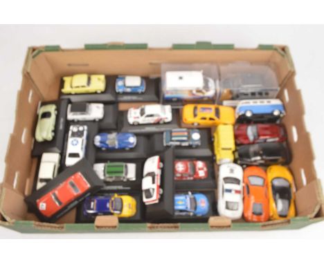 Modern Diecast Modern Commercial Private and Competition Vehicles (35), 1:43 scale and larger, boxed examples, Welly US truck