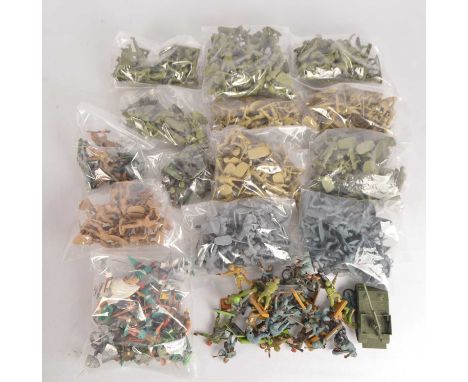 Plastic Toy Soldiers, 300+ including Airfix 1/32 Australian Soldiers, 8th Army, German Infantry, Japanese Infantry, British C