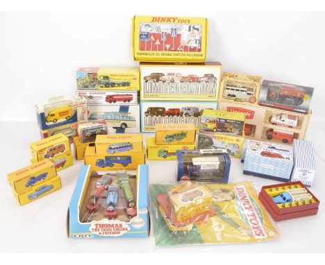 Modern Diecast Vintage Private and Commercial Vehicles (30), all boxed/cased, Matchbox Dinky DYS 10 Mercedes Benz Omnibus, Co