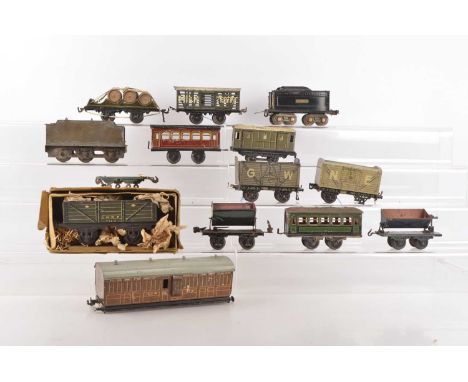 Karl Bub Bink Marklin and other makers  0 Gauge and Gauge 1 Goods and Passenger Rolling Stock (13), Bub maroon and green coac