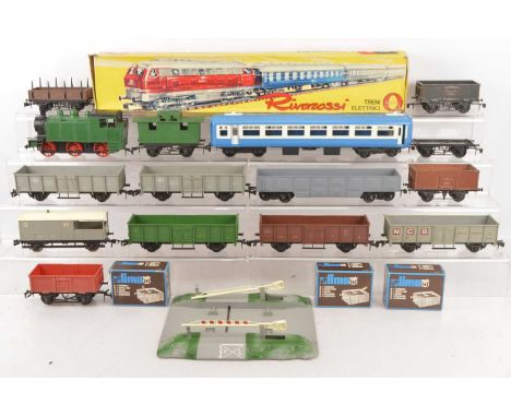 Lima Tri-ang Big Big and Rivarossi 0 Gauge Locomotive and Goods and Passenger Rolling Stock (19), unboxed, Lima long 4-wheel 