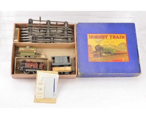 Hornby 0 Gauge  early post war LMS Tank Goods Set   201 Tank Goods Set box comprising clockwork No  LMS maroon 0-4-0 2270 Tan