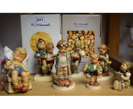 A Goebel Hummel ceramic figure, Prayer Before Battle, boxed; others, Just Dozing, Doctor, Volunteers, Little Drummer, etc (7)