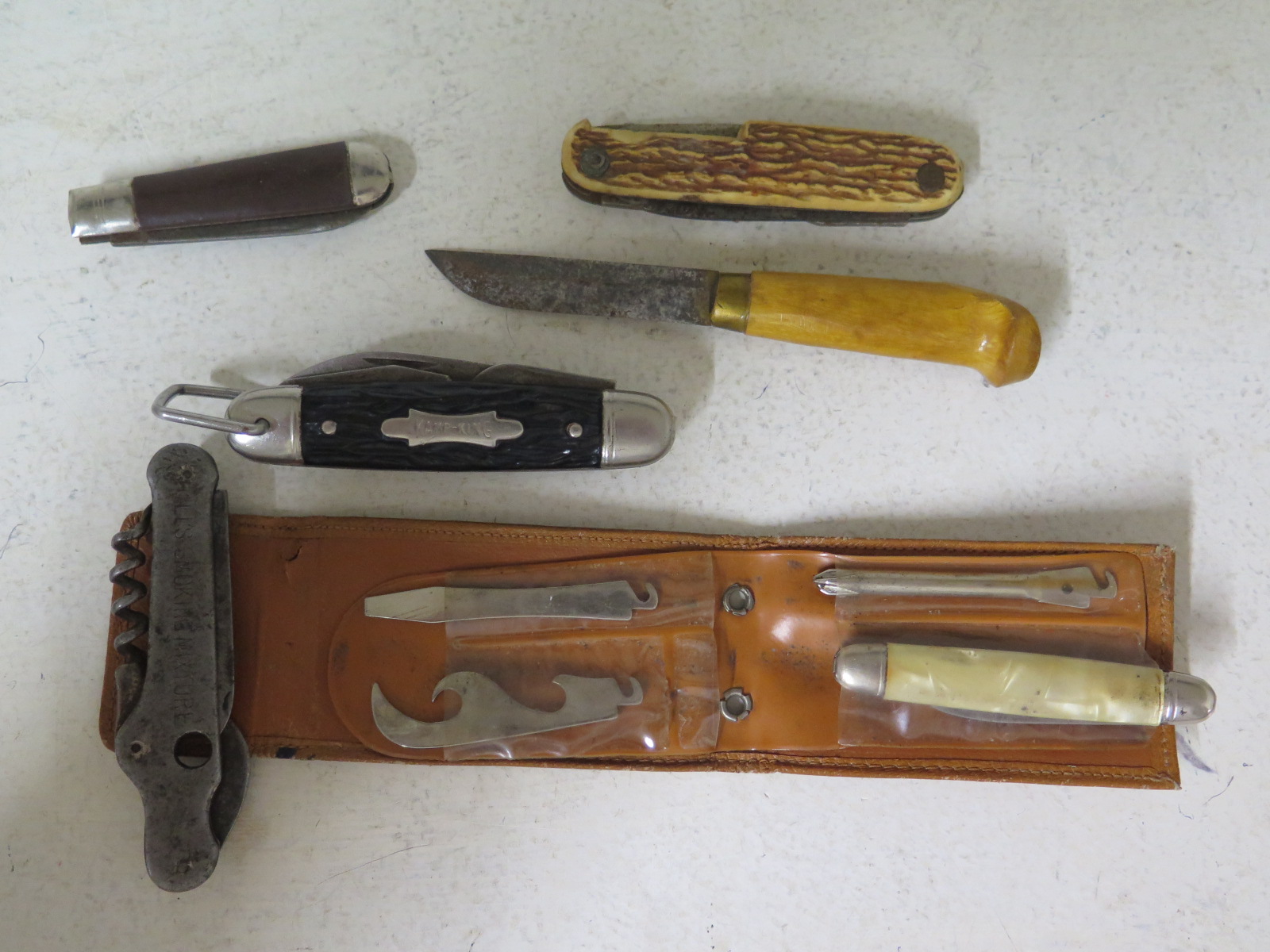 A selection of Pen Knives to include a Sheffield made Richards pen