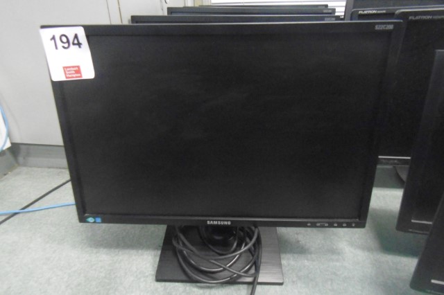 6 Samsung S22C200 22" widescreen TFT monitors