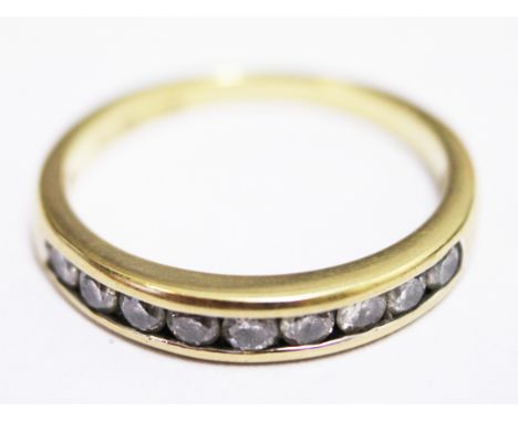 An 18ct gold diamond ring. Wt. 3.3g Size P