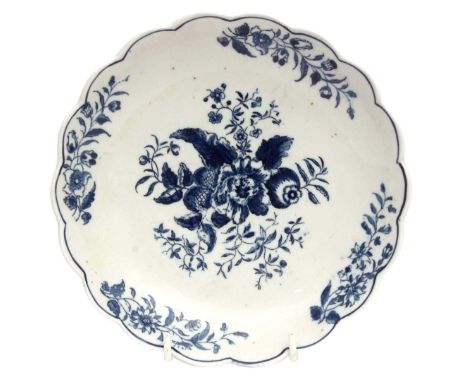 Rare Lowestoft scalloped plate, printed in blue with the Worcester style pine cone pattern, 20cm diam 