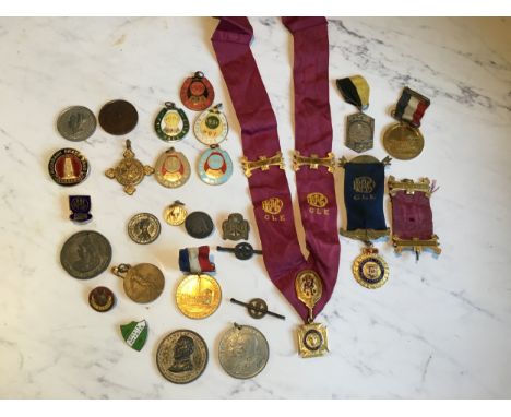 Enamel and other badges, Bath Race Club 1980, 1981, 1982, 1983; &nbsp;Avon Brass Band; etc 
