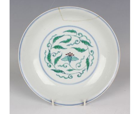 A Chinese doucai and anhua decorated porcelain saucer dish, mark of Chenghua but Qing dynasty, probably Yongzheng period, fin