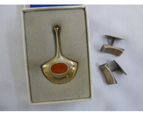 Norwegian silver pendant in fitted case and a pair of Norwegian silver cufflinks