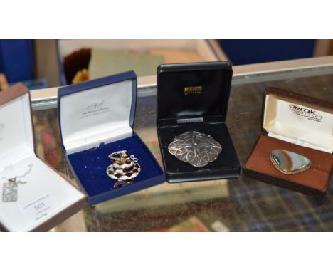 3 VARIOUS BROOCHES, ORTAK ETC &amp; PENDANT ON CHAIN     