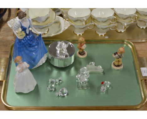 TRAY WITH SWAROVSKI ORNAMENTS, GOEBEL FIGURINES &amp; 2 ROYAL DOULTON FIGURINES     