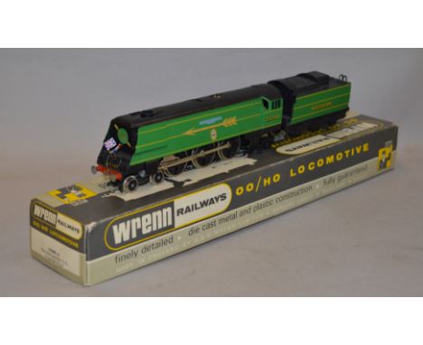 OO Gauge. Wrenn W2265/A Southern Golden Arrow Bullied streamlined pacific "Fighter Pilot" slight paint loss to cab roof & chi