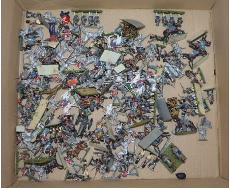 Good quantity of smaller scale metal toy soldiers, some unpainted. 