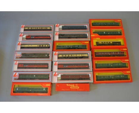 OO Gauge. Hornby & Lima. 20 x boxed coaches & parcels vans. Overall G boxed.