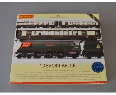 OO Gauge. Hornby R.2568 "Devon Belle" train pack. West Country class "Watersmeet" with 3 x Pullman coaches with working table