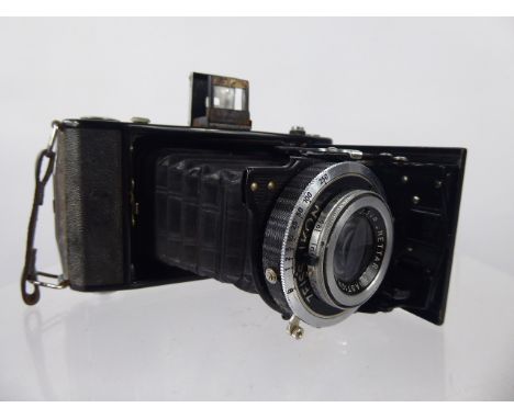 A Circa 1932 Zeiss Ikon Nettar 515/2 Folding Camera, nr F99476 with a Nettar Anastigmat 1:45 f = 10.5 cm lens, serial nr 1303