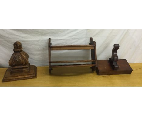 Two 19th century wall brackets; together with a mahogany shelf