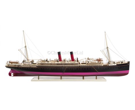 A 1:75 SCALE BUILDER'S STYLE MODEL OF THE AUSTRALIA-NEW ZEALAND PASSENGER/CARGO SHIP S.S. MAHENO [1905] with laminated and ca