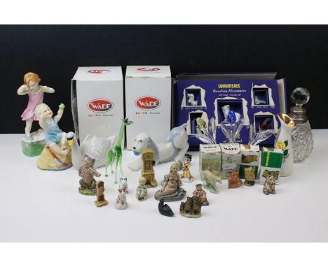Mixed collection of ceramics to include Wade swan and 50th anniversary dogs, posey vase, boxed Whimsies No.6 Polar set, Whims
