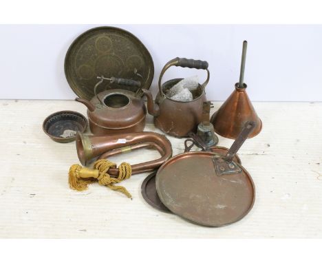 Selection of metalware to include brass plate, copper kettle, copper cherries mould, copper bugle, door bell, Copper pot lids