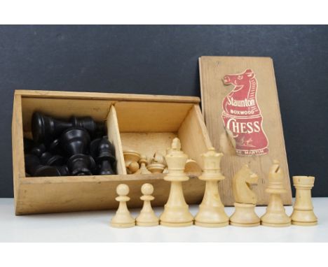 Staunton boxwood complete chess set in original wooden box