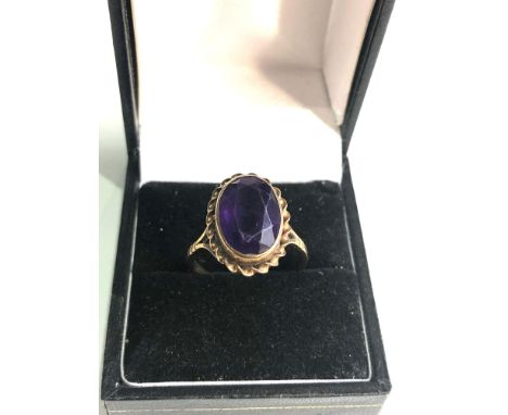 9ct gold amethyst  cocktail ring weight 4g 