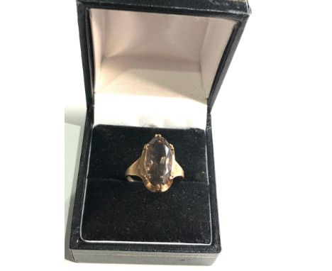 9ct gold smoky quartz cocktail ring weight 3.4g 