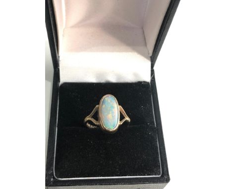 9ct gold opal ring weight 2.4g 