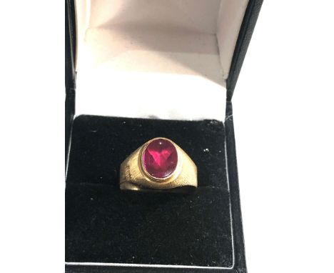 Vintage 18ct gold ruby cabochon ring weight 2.9g 