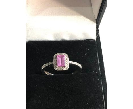 9ct gold pink stone &amp; diamond halo set ring weight 2.1g 