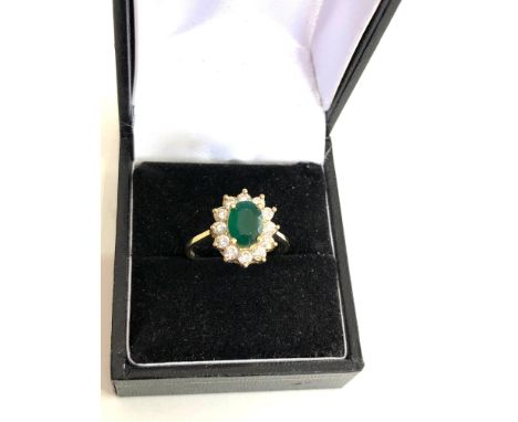 14ct gold stone set  halo ring weight 2.9g 