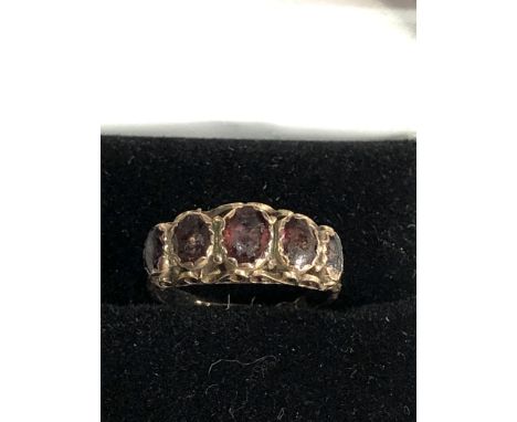 9ct gold 5 stone garnet ring weight 1.8g stones marked as shown 