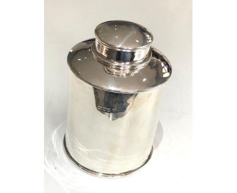 A George V silver cylindrical tea caddy 11cm high London 1916,&nbsp;Over all good condition weight approx 98g