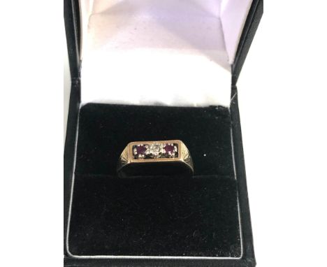 9ct gold antique diamond &amp; ruby  ring weight 2.3g 