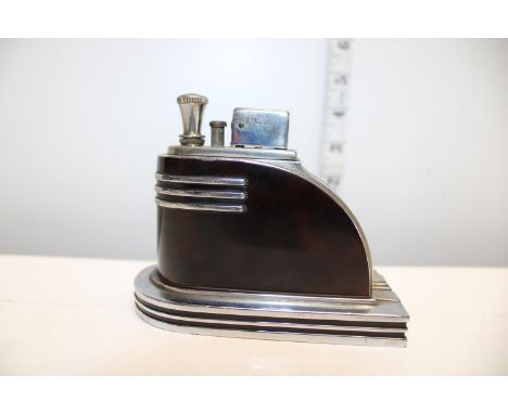 A Art Deco bakelite &amp; chrome Ronson touch tip tabletop lighter 