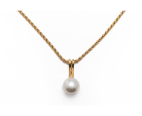 A PEARL PENDANT NECKLACEWith a 12.4mm white pearl set to a 18ct pendant measuring 2.5cm in length, on an 18ct wheat link chai