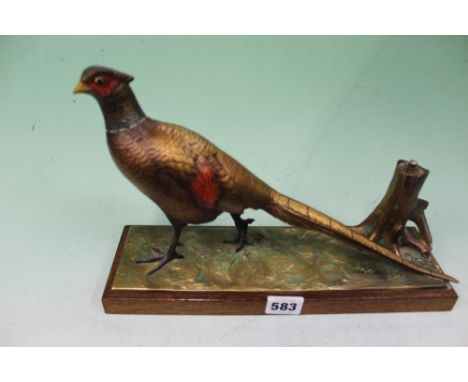 AN EARLY 20TH.C.TABLE OR DESK LIGHTER IN THE FORM OF A PHEASANT
