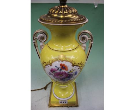 A GILT BRASS MOUNTED HAND PAINTED PORCELAIN TABLE LAMP