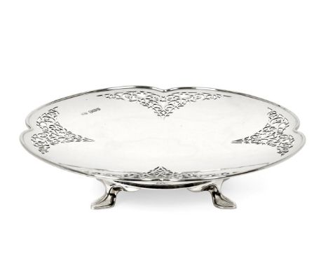 A George V Silver Dish, by Manoah Rhodes and Sons Ltd., Sheffield, 1922, quatrefoil shaped and with pierced border, on four p