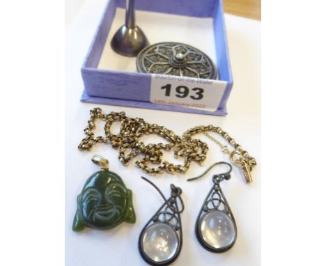A mixed lot comprising:a necklace marked '9C' and '375' (approx. 4.3g);a finely worked circular silver-coloured filigree broo
