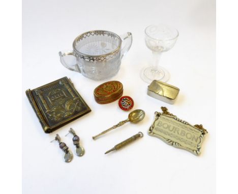 A quantity of bijouterie to include; a white-metal 19th century snuff box, a silver-gilt anointing spoon (Sheffield 1936), a 