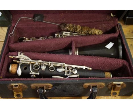 A vintage Besson of London clarinet, fitted in carrying case  