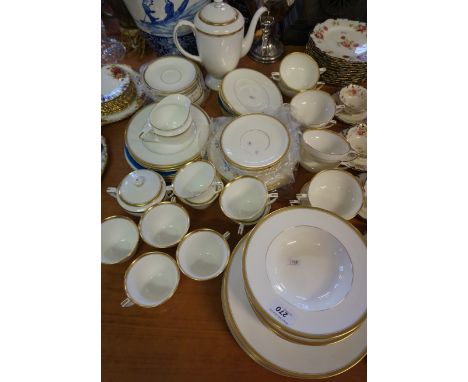A Royal Worcester Viceroy pattern diner service 
