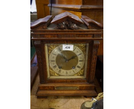 A good quality 20th century burr walnut veneered bracket clock 